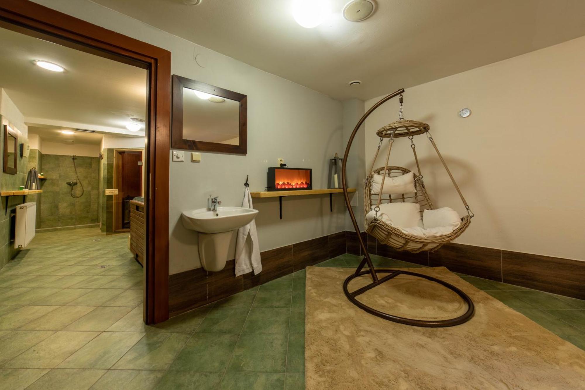 Hotel Liptov Holiday *** Liptovsky Trnovec Luaran gambar